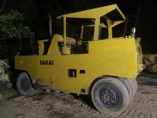 ต้องการขาย! รถบด ยี่ห้อ SAKAI 9 ล้อสนใจติดต่อคุณวินัย