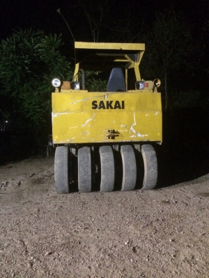 ต้องการขาย! รถบด ยี่ห้อ SAKAI 9 ล้อสนใจติดต่อคุณวินัย