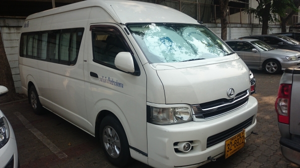 ขายดาว รถตู้commuter D4D. 2500CC ปี2008