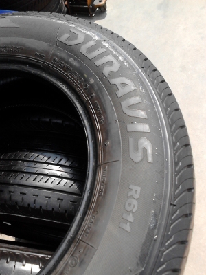 215/70R16 BRIDGESTONE DURAVIS R611 สวย ดอกยางหนา คม ปี 2012 ชุด 4 เส้น TEL.081-427-3941 215/70R16 BRIDGESTONE DURAVIS R611 สวย ดอกยางหนา คม ปี 2012 ชุด 4 เส้น TEL.081-427-3941