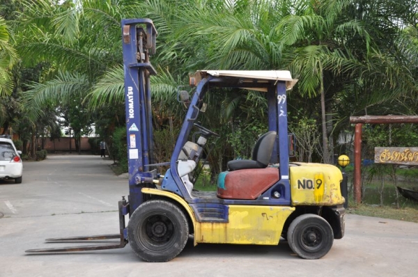 ขายตัก KOMATSU FD25-12 ดีเซล เสาสูง4เมตร 2.5ตันครึ่ง สวยเดิมจากญี่ปุ่น ยังไม่เคยใช้ในไทย 260,000เท่านั้น!!