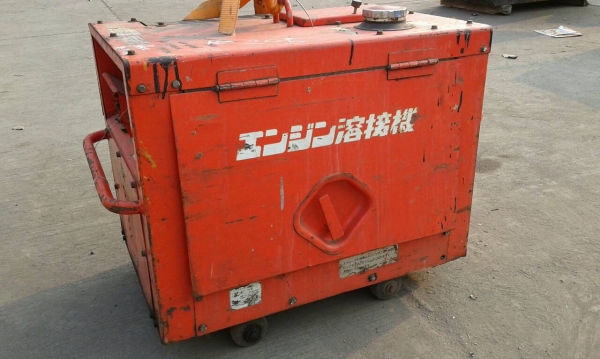 กลับมาแล้วครับ สำหรับ ตู้เชื่อม พร้อม เครื่องปั่นไฟ denyo 140ss เครื่องเบนชิน