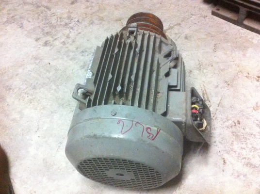 มอเตอร์ HITACHI ขนาด 5 แรงม้า จากญี่ปุ่น โครงสร้างเหล็กขึ้นรูปพร้อมครีบระบายความร้อน มีพลูเลย์ให้พร้อมใข้งานแบบสองขนาด