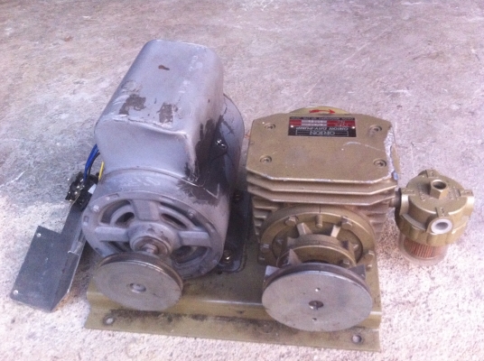 ปั๊มสูญญากาศ ORION รุ่น DRY PUMP  พร้อมมอเตอร์ 400 W.จะต่อแบบ 100sหรือ 200 V ได้