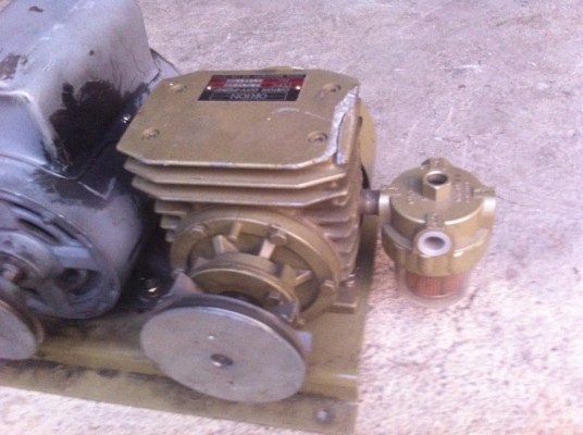 ปั๊มสูญญากาศ ORION รุ่น DRY PUMP  พร้อมมอเตอร์ 400 W.จะต่อแบบ 100sหรือ 200 V ได้