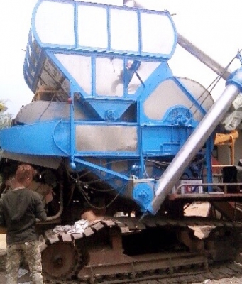 ขายด่วน รถเกี่ยวข้าวสุรชัยการช่าง รถสวยสภาพดีพร้อมใช้งานได้เลยครับ เครื่องยนต์ 285 HP EP100 เทอร์โบ อุ้มซ้ายปรับระดับ 2.5 ตัน ปั๊มไดกิ้นเบอร์ 22 มอเตอร์ปั่นหน้าของ PC 200 ช่วงล่างใหญ่ตัวเดินแบ็คโฮร PC 200 แน่นดีสุดๆพร้อมใช้งานได้เลย ราคาต่อรองได้ครับ