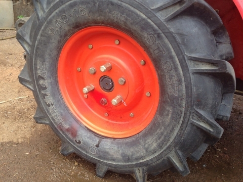 รถไถRT140 สภาพดีมากใช้งานน้อย มีเอกสารครบพร้อมหางตัดหญ้า สนใจโทรสอบถาม 092-5192499 คุณสวน