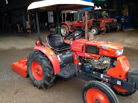 รถไถRT140 สภาพดีมากใช้งานน้อย มีเอกสารครบพร้อมหางตัดหญ้า สนใจโทรสอบถาม 092-5192499 คุณสวน