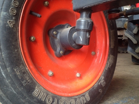 รถไถRT140 สภาพดีมากใช้งานน้อย มีเอกสารครบพร้อมหางตัดหญ้า สนใจโทรสอบถาม 092-5192499 คุณสวน