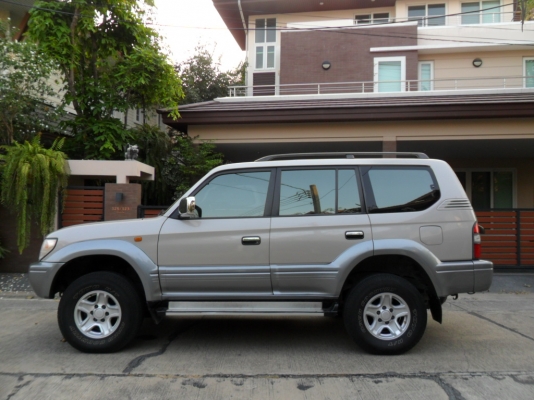 ขาย TOYOTA LAND CRUISER PRADO สภาพเดิมๆสวยมาก ใช้งานดีมากครับ เจ้าของขายเอง