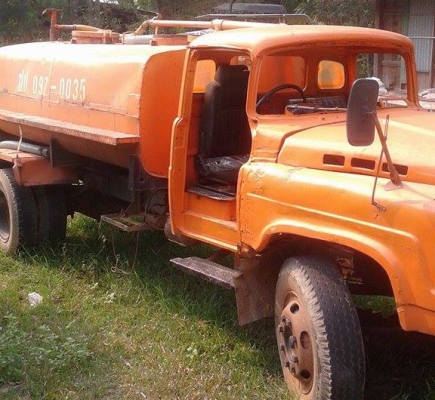 **170,000 บ.ต่อรอง///6ล้อบรรทุกน้ำNISSAN-145** ขาย NISSAN-145 6ล้อบรรทุกน้ำ NISSAN หัวยาว วางเครื่อง/เกียร์ ISUZU 6BB1-145HP เครื่องดี แรงดี อึด ทน เกียร์ดี เข้าง่ายไม่หลุด ช่วงล่างใหญ่ เฟืองท้ายFUSO คัสซีดี เดิม ไม่ผุ มีบวมบ้างนิดๆหน่อยๆ หัวเก๋งดี คอนโซล