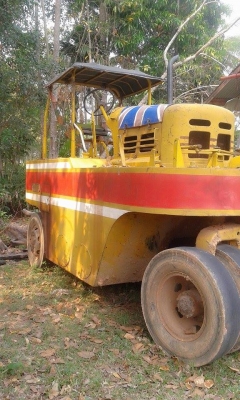 **170,000 บ.ต่อรอง///รถบดล้อยาง11ล้อWATANABE** ขาย WATANABE WP15 รถบดล้อยาง 11ล้อ TIER ROLLER 11 WHEEL- WATANABE WP15 เครื่องเดิม ปั้มเดิม เกียร์เดิม เครื่องยนต์ ISUZU DA120-6สูบ เครื่องดี แน่นดี แรงดี เกียร์ตัด 4เกียร์ เกียร์ดี เข้าง่าย ไม่หลุด ช่วงล่างด