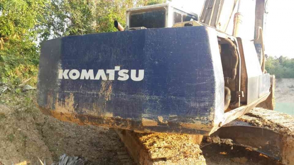 แมคโค โคมัสสุ พร้อมใช้งาน