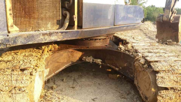 แมคโค โคมัสสุ พร้อมใช้งาน