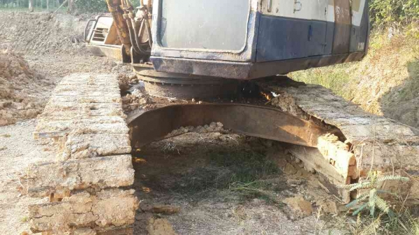 แมคโค โคมัสสุ พร้อมใช้งาน