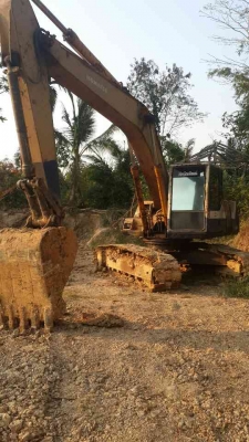 แมคโค โคมัสสุ พร้อมใช้งาน