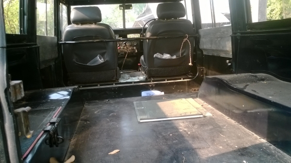 ขายแลนโลเวอร์ สภาพดีพร้อนใช้ ทะเบียนพร้อมภาษีไม่ขาด ขาย 265000 บาท