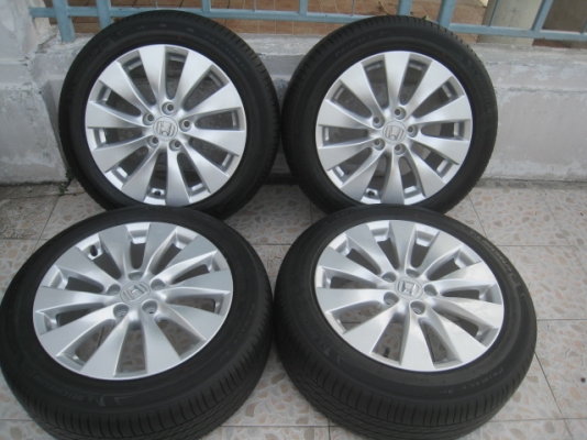 ขายล้อแม็กป้ายแดง Honda accord g9 17"ยางปี14 สนใจติดต่อเล็กคลองสามครับ 081-3747940