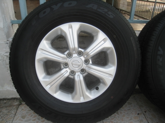 ขายล้อแม็กป้ายแดงNP300 Navara calibre 16" ยางปี14 สนใจติดต่อเล็กคลองสามครับ 081-3747940