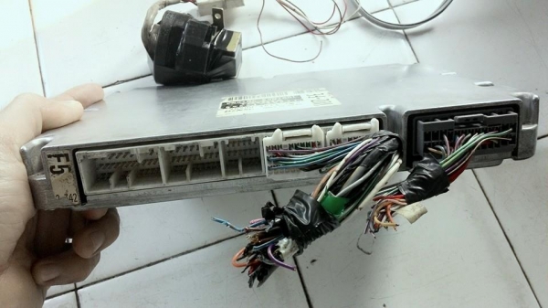ขายกล่อง ecu 1uz vvti