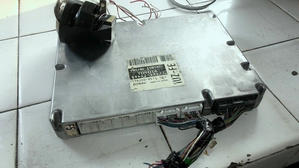 ขายกล่อง ecu 1uz vvti