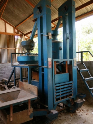 ขายโรงสีข้าวขนาดเล็กแบบ 2 หินขัดไดร์ 5 แรงโรงสีใหม่พึ่งใช้ได้ 2 ปี