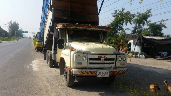 รถ lsuzu สิบล้อหัวยาว เครื่องHo7C เกียHo เพาเวอร์ ช่วงล่างKTใหญ่ เพลาเดียวคัซซีสวยมากภาษีไม่ขาด