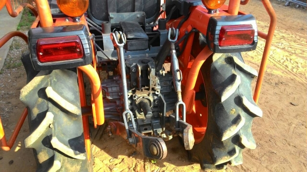 ขายรถไถ KUBOTA  B2420 ราคา 165,000 อ.แกลง จ.ระยอง สอบถาม 0818618678