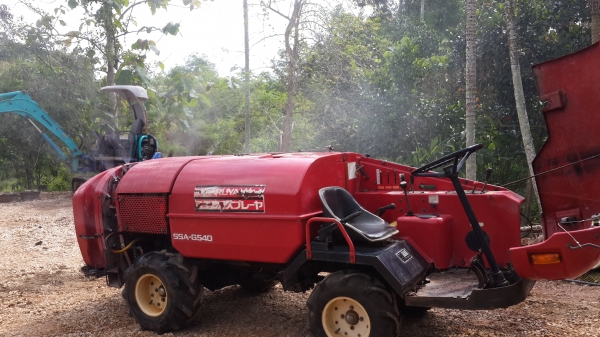 ขายด่วน รถพ่นยา แบบนั่งขับ ขนาด 500 ลิตร