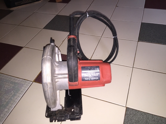 ขายเลื่อยวงเดือนผ่าไม้ขนาดใบ7"ยี่ห้อMaktecรุ่นMT583(1050W)สภาพสวยมาก