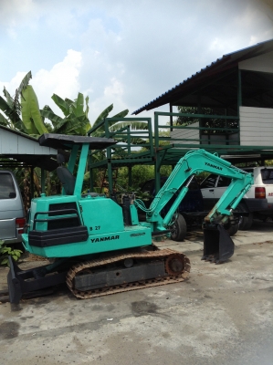+++ ขายรถแบคโฮ  YANMAR  TC27  ดีเซล 3 สูบ  แทรคเหล็ก  ครับ