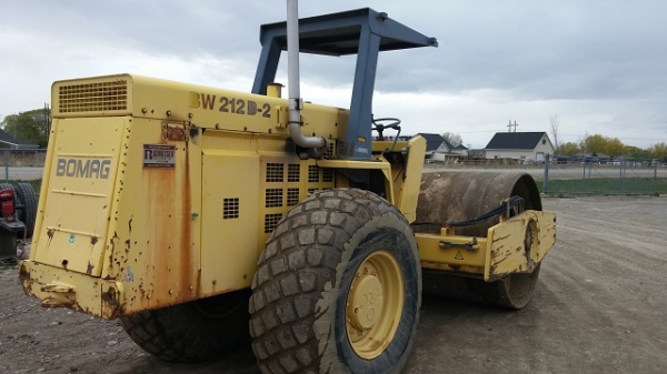 ขายรถบด BOMAG BW212D-2 สภาพสวยพร้อมใช้งาน นำเข้าจากต่างประเทศ ติด่อ อำพล 090-9694506, 080-3031241