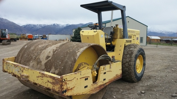 ขายรถบด BOMAG BW212D-2 สภาพสวยพร้อมใช้งาน นำเข้าจากต่างประเทศ ติด่อ อำพล 090-9694506, 080-3031241