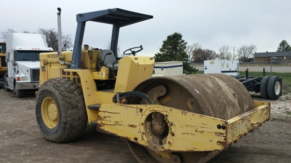 ขายรถบด BOMAG BW212D-2 สภาพสวยพร้อมใช้งาน นำเข้าจากต่างประเทศ ติด่อ อำพล 090-9694506, 080-3031241