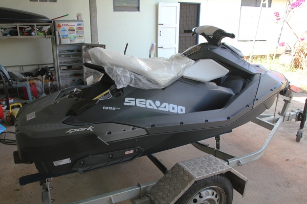 ขาย seadoo spark ป้ายแดงศูนย์กิโลศูนย์ชั่วโมง