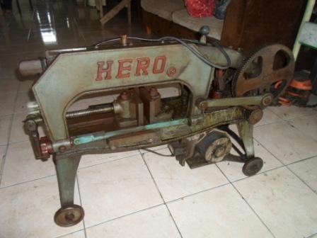 แท่นเลื่อย HERO ใช้ไฟบ้าน พร้อมใช้งาน 8500