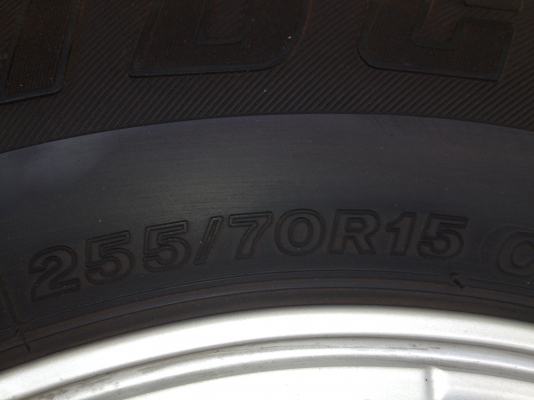 ขายล้อแม็ก vigo ขอบ 15 พร้อมยาง 255 70 15 ยางปี 09