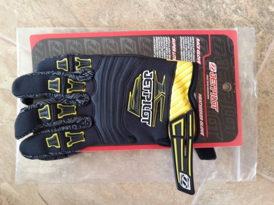 ชูชีพ เวทสูท ถุงมือ Jetpilot Slippery Quicksilver