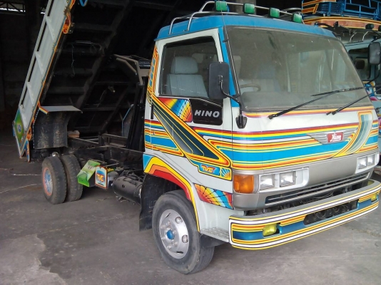 ขาย 6 ล้อดั้ม HINO  เครื่อง HO7D  195 แรง