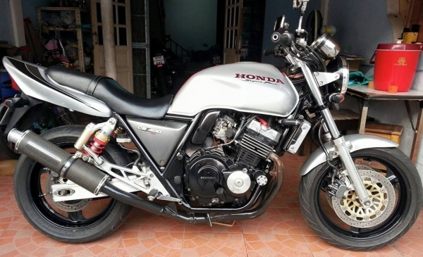 ขาย cb 400 ปี 1995 เวอร์ชั่น อาร์  ทะเบียนแท้ โอนขนส่ง  สภาพจบพร้อมออกทริป