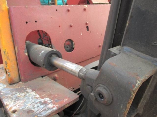 รถยกดีเซล ขนาด 4 ตัน ยางตัน เครื่อง-Nissan-TD42, 6 สูบ รถยกดีเซล ขนาด 4 ตัน ยางตัน เครื่อง-Nissan-TD42, 6 สูบ