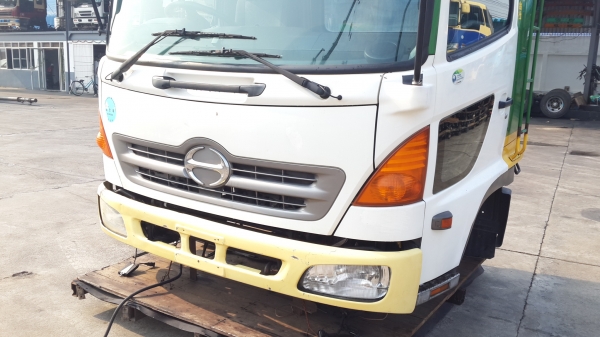 หัวเก๋ง 10 ล้อ HINO MEGA หัวแค็ป สภาพหัวสวย ภายในไม่โทรม