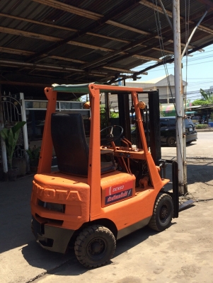 ขาย โฟล์คลิฟต์ Toyota เครื่องเบนซิน ยก 1.5ตัน พร้อมใช้