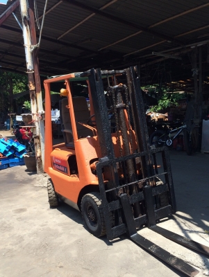 ขาย โฟล์คลิฟต์ Toyota เครื่องเบนซิน ยก 1.5ตัน พร้อมใช้