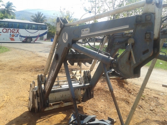 ขายแล้วขอบคุณโก้มิตร-เจ๊ตามากครับ ชุดตักหน้ารถไถฟอร์ด FAUCHEUX F2 ตรงรุ่น40NH แต่เอาไปใส่คูโบต้าM6040ครับ