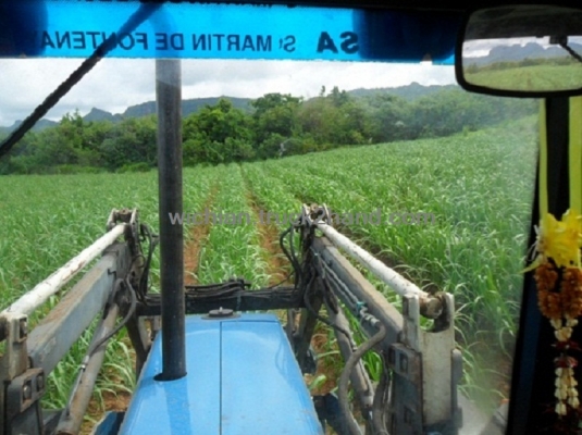 ขายแล้วขอบคุณโก้มิตร-เจ๊ตามากครับ ชุดตักหน้ารถไถฟอร์ด FAUCHEUX F2 ตรงรุ่น40NH แต่เอาไปใส่คูโบต้าM6040ครับ