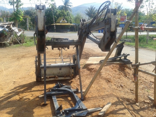 ขายแล้วขอบคุณโก้มิตร-เจ๊ตามากครับ ชุดตักหน้ารถไถฟอร์ด FAUCHEUX F2 ตรงรุ่น40NH แต่เอาไปใส่คูโบต้าM6040ครับ