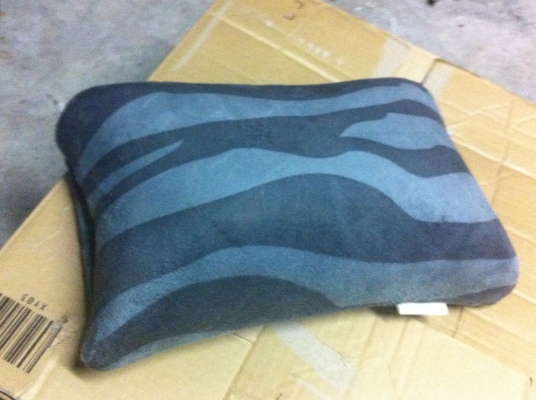 เบาะนวดไฟฟ้าระบบลูกกลิ้ง 2 แถวจากญี่ปุ่น ใข้เสียบในรถในบ้านได้