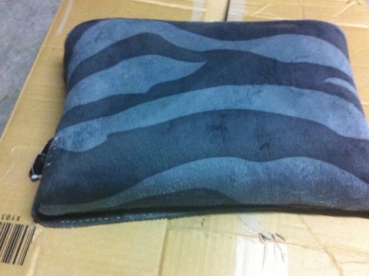 เบาะนวดไฟฟ้าระบบลูกกลิ้ง 2 แถวจากญี่ปุ่น ใข้เสียบในรถในบ้านได้