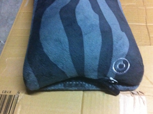 เบาะนวดไฟฟ้าระบบลูกกลิ้ง 2 แถวจากญี่ปุ่น ใข้เสียบในรถในบ้านได้